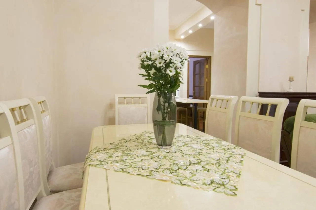 Крещатик 15, Пассаж, 4 Комнаты, Вип. 0*, Kiev Ukraina