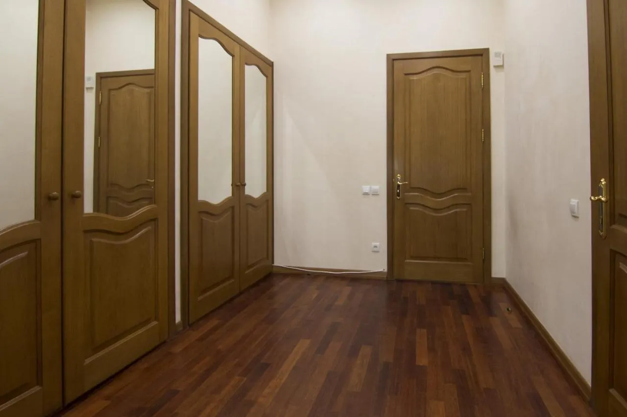 Крещатик 15, Пассаж, 4 Комнаты, Вип. Lägenhet