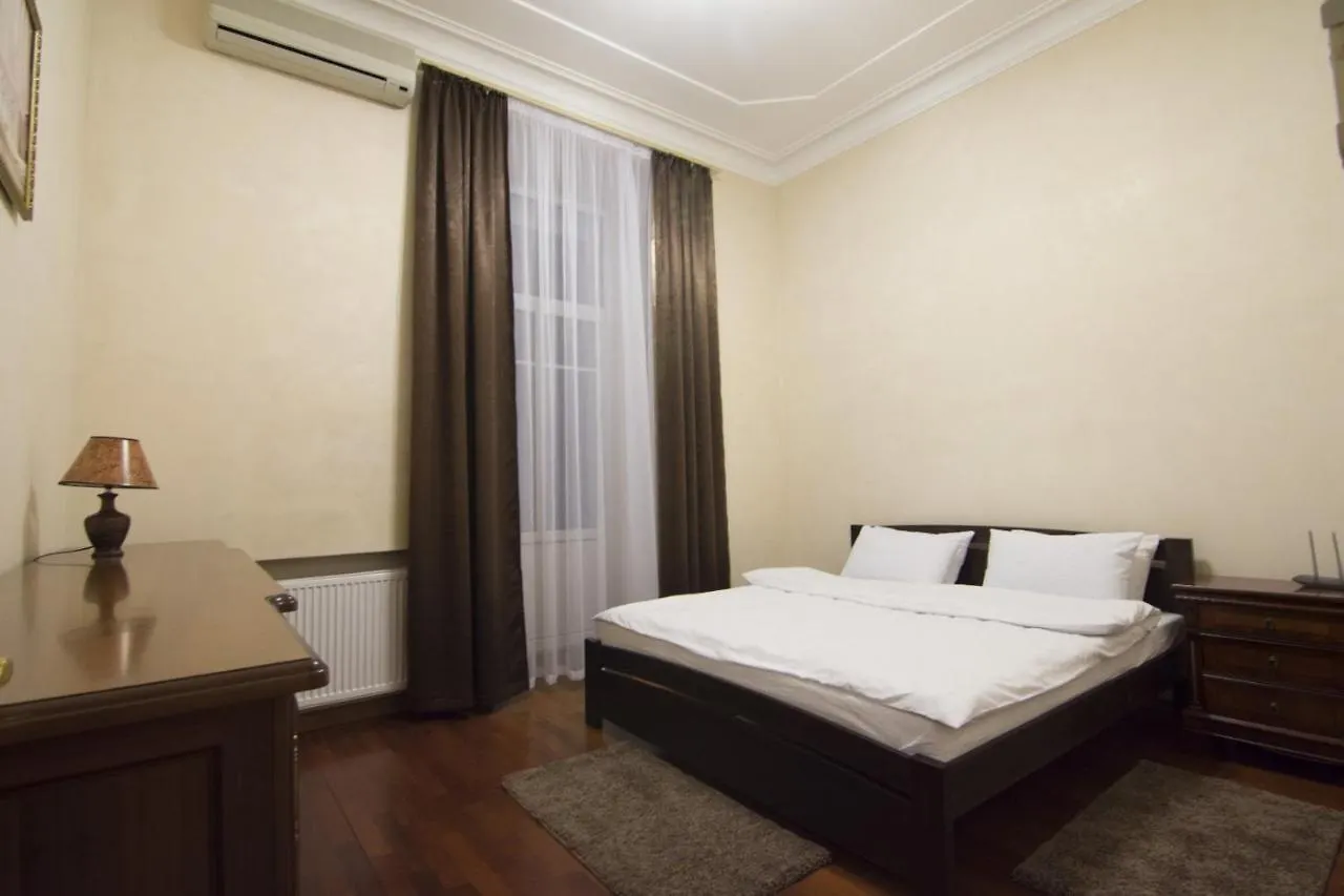 Крещатик 15, Пассаж, 4 Комнаты, Вип. Kiev